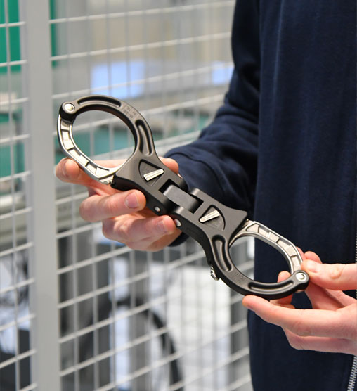 Innovative handcuffs made by Demcon MIM